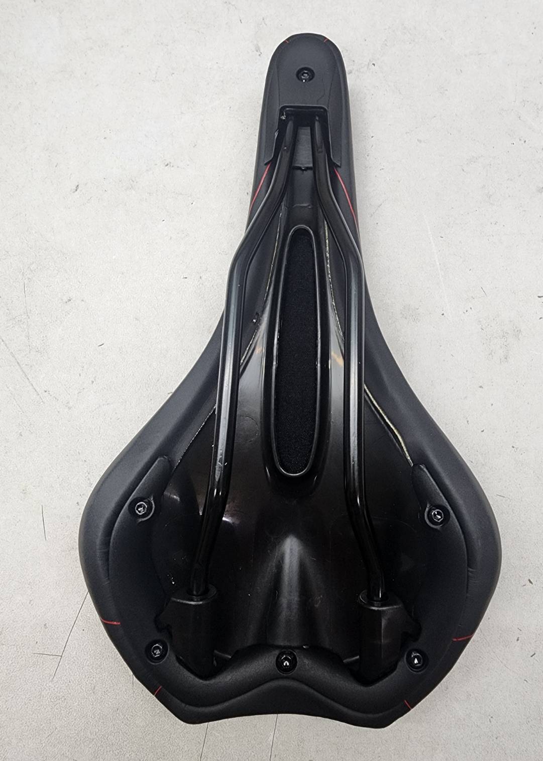 OVAL 351w Road MTB eBike Bicycle 270x145mm Black Seat w/Red ( OV17)