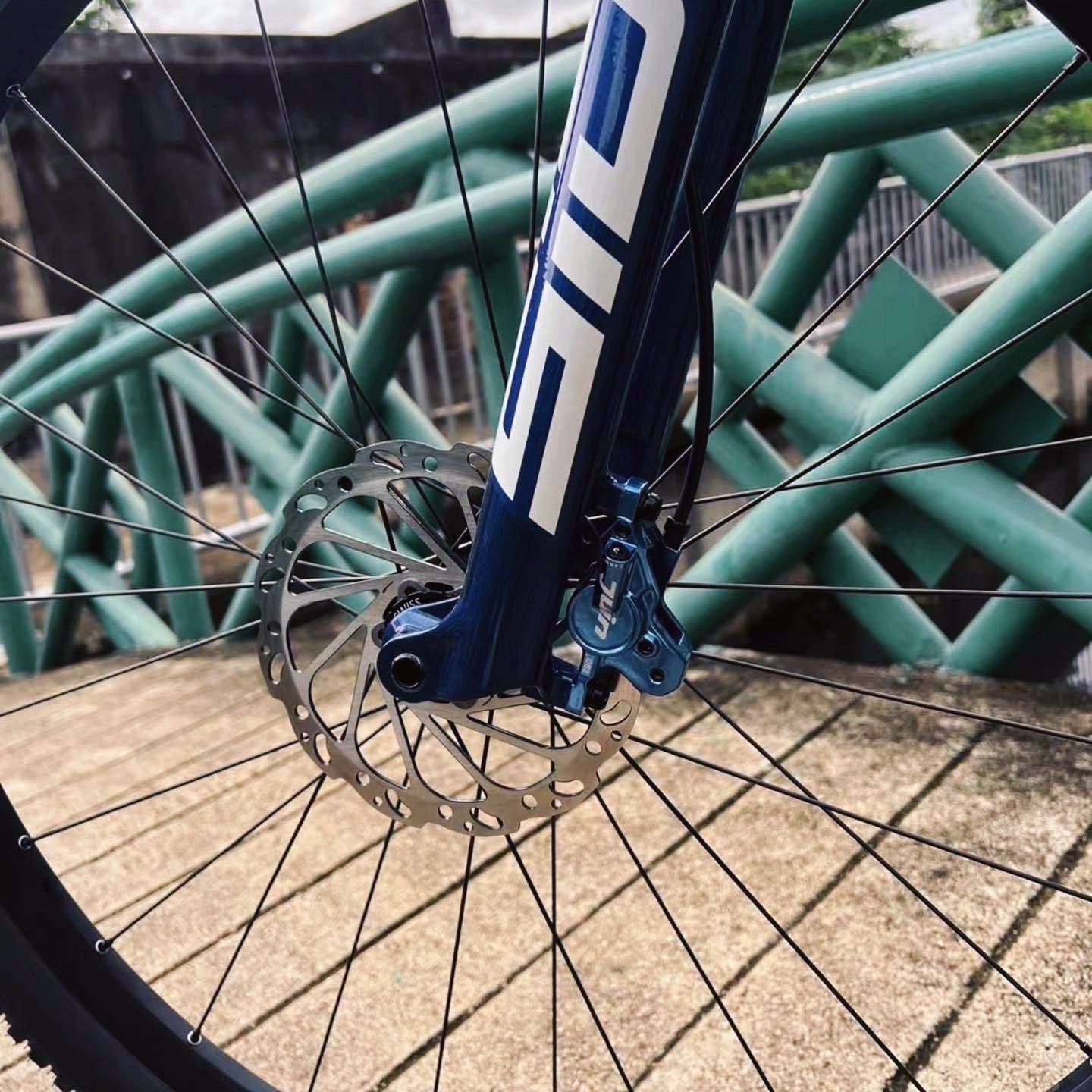 Juin Tech DB2 Mountain Bicycle Hydraulic Disc Brake Set w/160mm rotors Blue