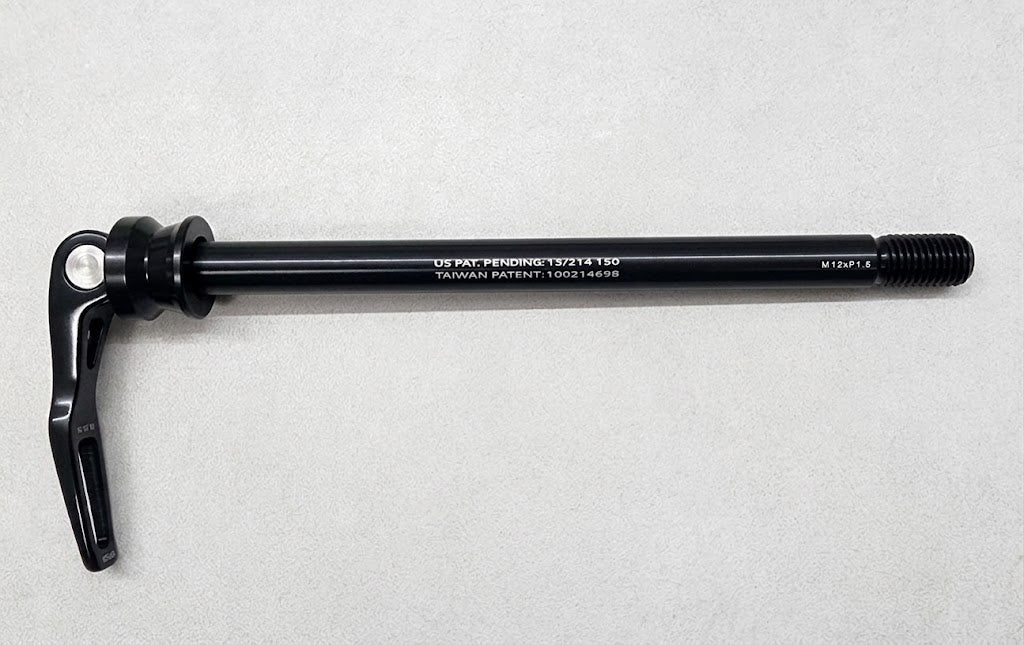 Formula XQR-12E Rear Thru Axle M12xP1.5 Length 156mm Quick Release Alloy Black